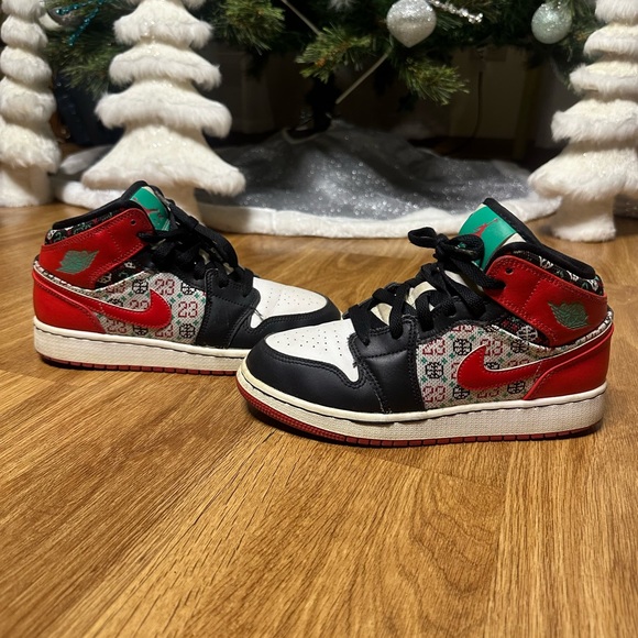 Air Jordan 1 Mid SE GS ‘Ugly Christmas Sweater’-5-Black-Air Jordan 1-Air Jordan - Picture 3 of 6